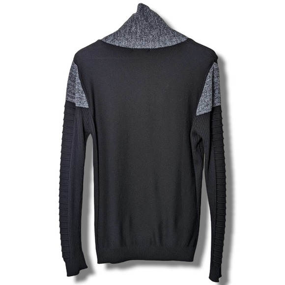 Men's V-Neck Sweater - Black and Gray - Picture 4 of 7